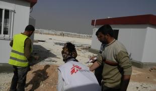 Hôpital MSF en construction dans le camp de réfugiés de Zaatari