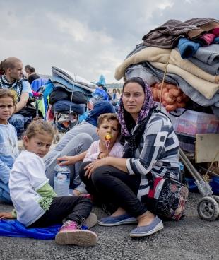 Des membres de la communauté yézidie dans le camp de réfugiés de Katsikas, dans la région de l’Épire, en Grèce. Juillet 2016