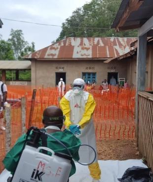Intervention des équipes de MSF dans la localité de Mangina, en réponse à une épidémie d'Ebola. République démocratique du Congo. Août 2018.