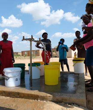 MSF’s environmental health approach to fighting typhoid and cholera in Zimbabwe