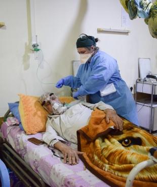 Dans l'unité de soins respiratoires de l'hôpital Al-Kindy de Bagdad.