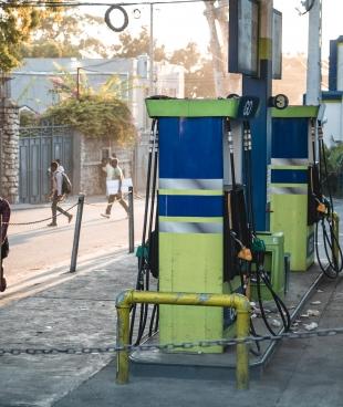 Une station-service de Port-au-Prince fermée à cause de la pénurie de carburant, Haïti, octobre 2021.