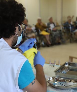 Tackling COVID-19 in Lebanon, through prevention and vaccination