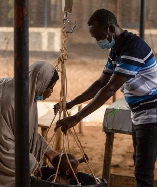 Un enfant lors d'une consultation à Dagahaley, sur le site de Dadaab. Kenya. 2021.