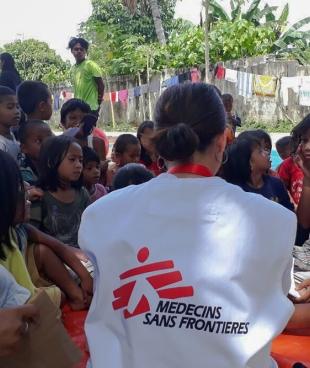 MSF organise également des activités de soutien de santé mentale pour les enfants.