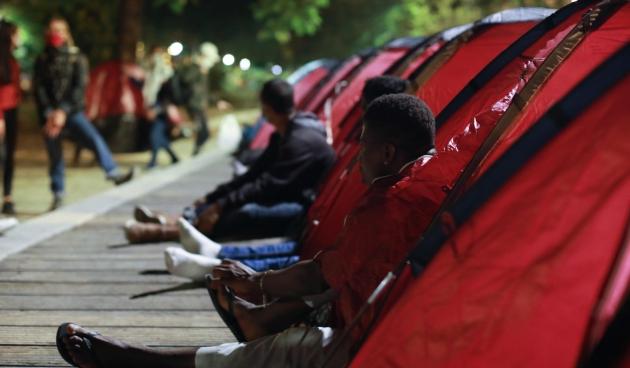 Vue du camp de mineurs isolés étrangers installés près de la place de la République à Paris à l'été 2020. 