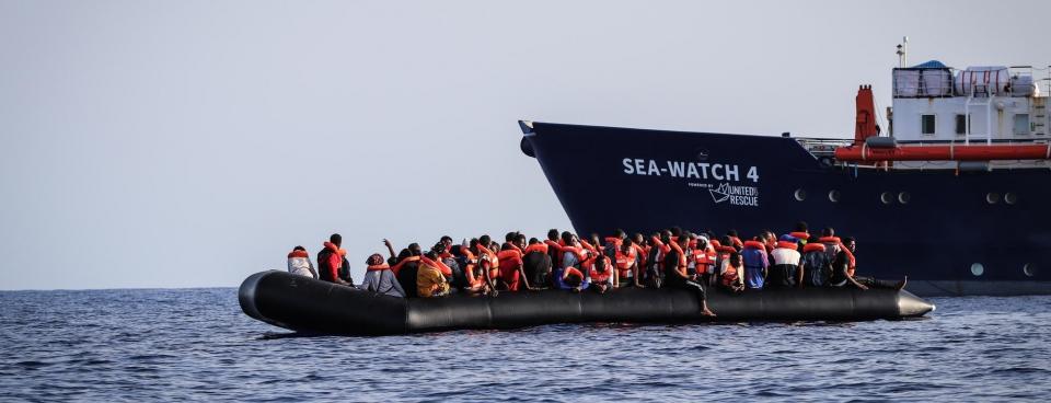 Opération de sauvetage en Méditerranée le 23 août 2020. 97 personnes ont embarqué à bord du Sea-Watch 4. 