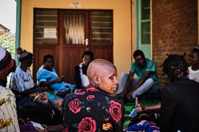 Un groupe de participantes à des sessions de soutien pour les femmes atteintes du cancer du col de l'utérus. Hôpital central Reine Elizabeth de Blantyre. Malawi. 2022.