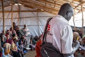 Des milliers de personnes fuient les violences au Soudan pour se réfugier dans le comté de Renk.