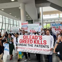 Lutte contre le VIH : MSF appelle le laboratoire pharmaceutique Gilead à lever les restrictions sur un médicament clé  