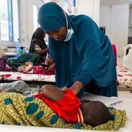 Somalie : un enfant sur deux souffre de malnutrition aiguë dans les camps de Baidoa