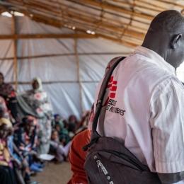 Des milliers de personnes fuient les violences au Soudan pour se réfugier dans le comté de Renk.