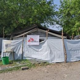 Une unité de traitement du choléra à Akobo, en mars 2025