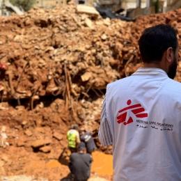 En collaboration avec Médecins Sans Frontières, les services municipaux procèdent à des travaux de réparation intensifs sur les canalisations d'égouts à Burj El Barajneh, après que les infrastructures hydrauliques ont été endommagées par une frappe israélienne en mars 2026.
