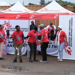 Lancement de la campagne de sensibilisation aux violences sexuelles, visant à mettre en avant l’accompagnement médical complet proposé aux victimes à la clinique Sitsandziwe (MSF).