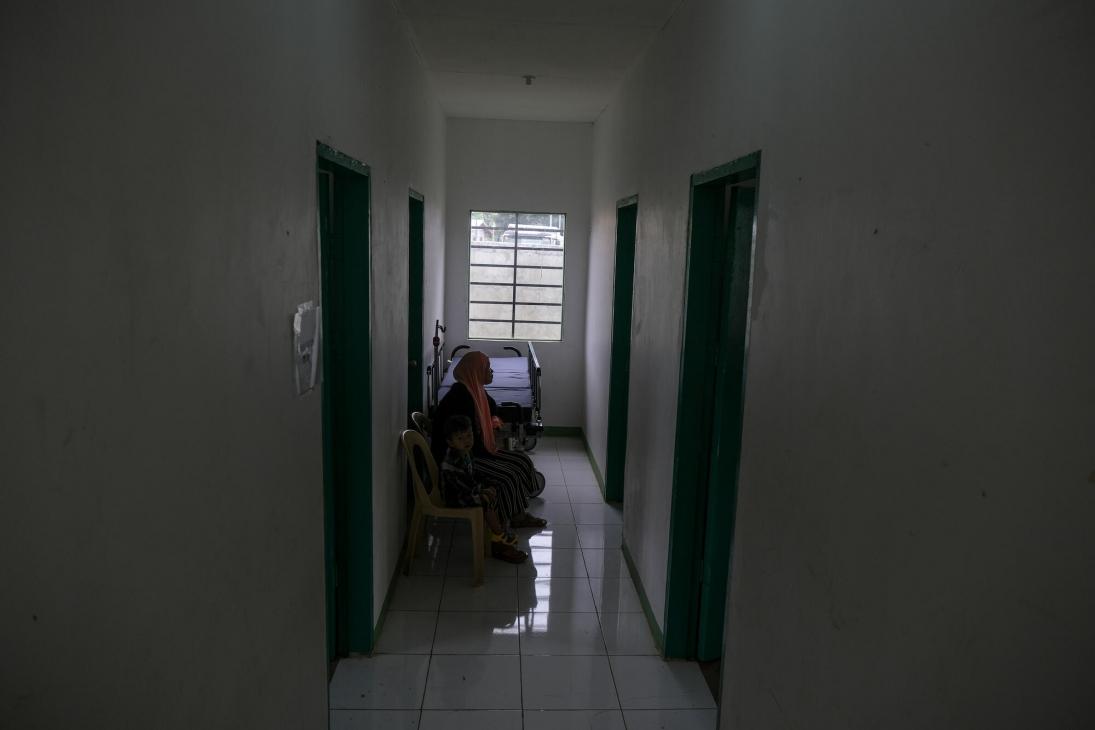 Dans les couloirs d'un centre de santé soutenu par MSF à Marawi