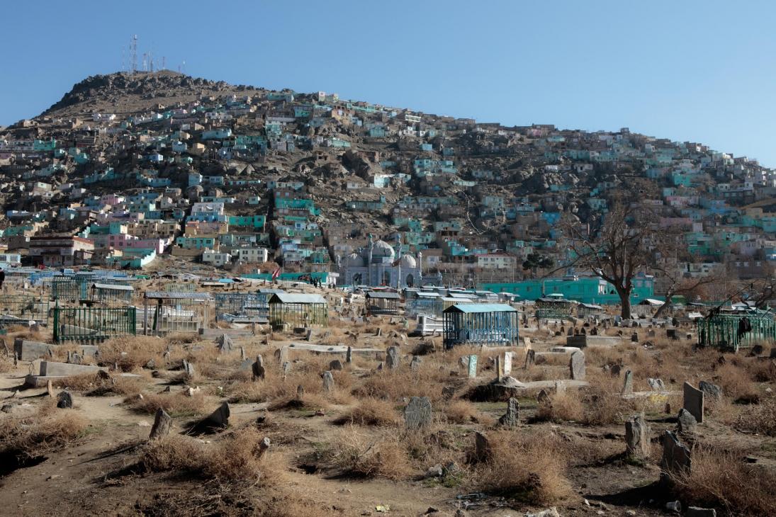 Lorsque la famille est arrivée à Kaboul, comme de nombreuses familles hazaras venues des provinces, elles vivaient à Dasht-e Barchi. Il y a quelques années, le quartier était accessible et très bon marché. Ils avaient leur propre maison pour 2000 Afghans par mois (25 euros).