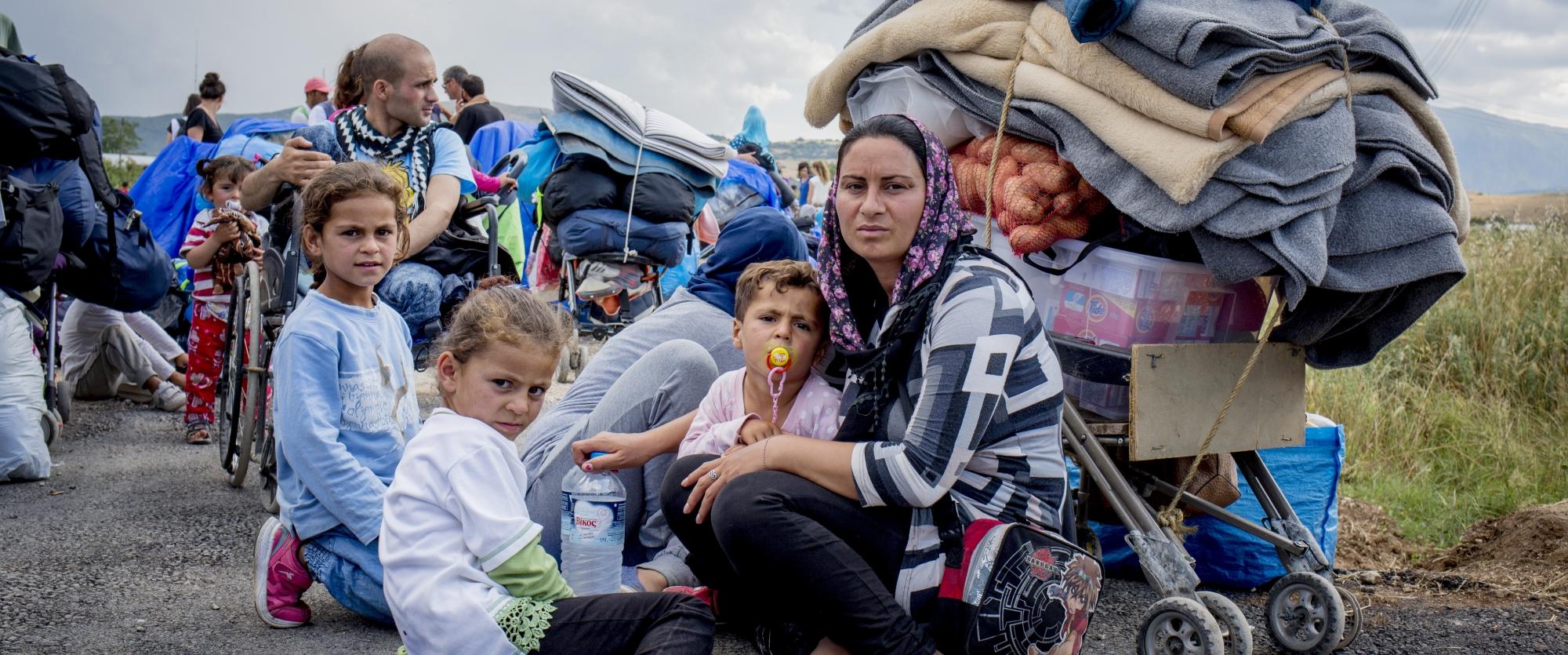 Des membres de la communauté yézidie dans le camp de réfugiés de Katsikas, dans la région de l’Épire, en Grèce. Juillet 2016