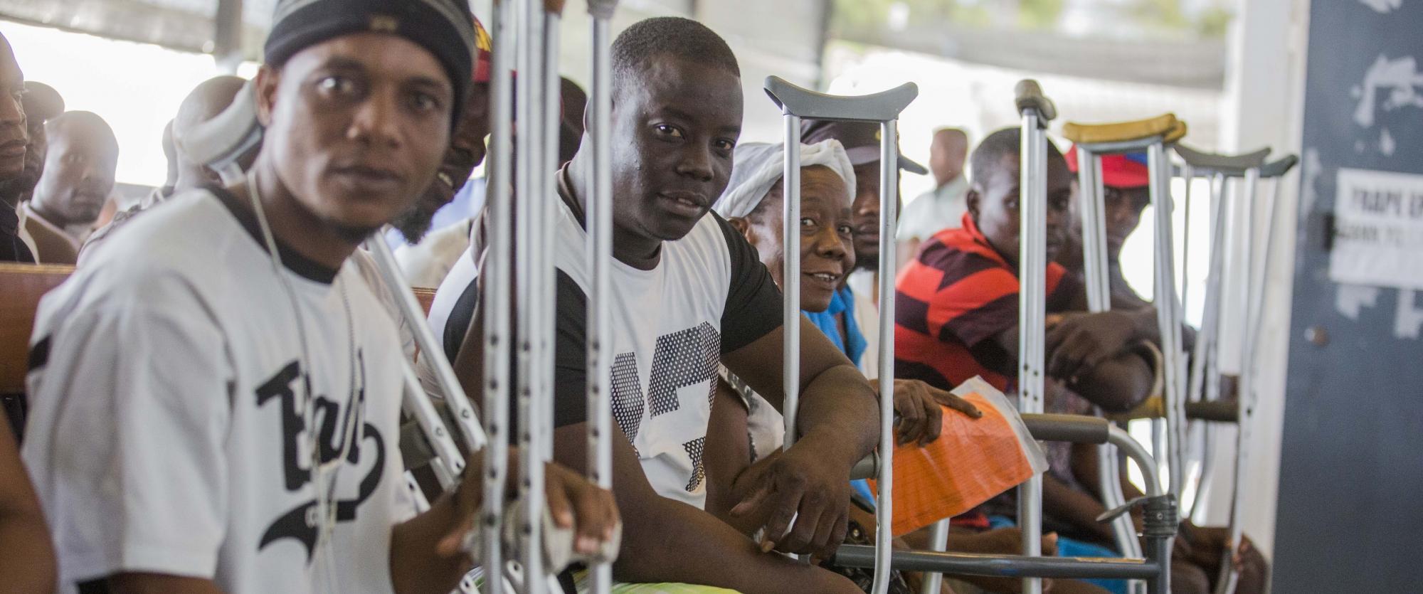 MSF offre des soins spécialisés en traumatologie dans la capitale Port-au-Prince et sa région, à Haïti. Nos équipes travaillent dans le quartier défavorisé de Martissant à Port-au-Prince et à Tabarre.