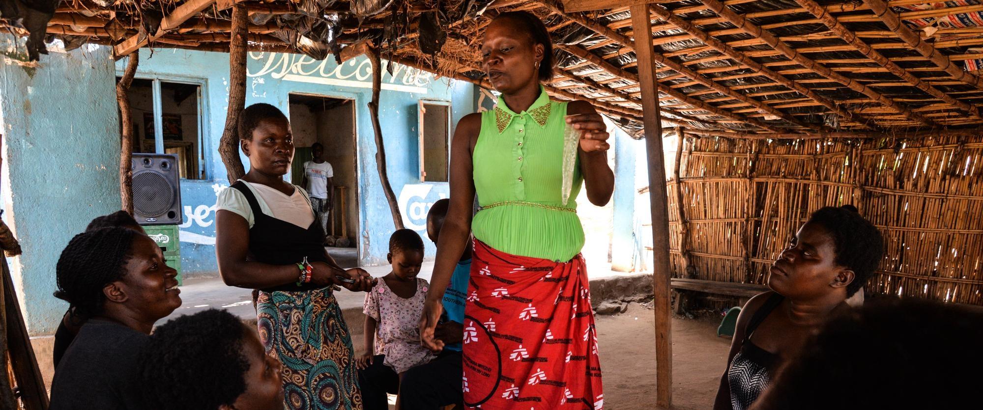 In one of the hotspot in Zalewa, Cecilia is doing a demonstration on the proper way to use a condom among some “girls”. Beforehand she distributed condoms to the sex workers. Cecilia Mondar Khanje, 30 years, has been a sex worker for 9 years to support her family and help her sick grand-mother. She’s been working as a peer educator for MSF since January 2015. Going on as a sex worker is essential for her to keep the confidences of “the girls”. Every week day, she is going in hot spots in Zalewa to meet the 