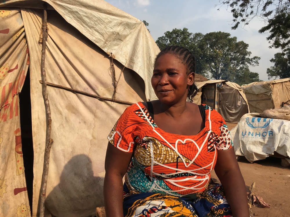 Esther, réfugiée avec sa fille et son frère cadet dans l'enceinte de l'hôpital. © MSF