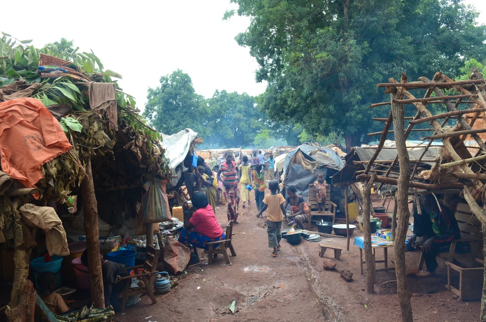 Un marché improvisé dans le camp de PK3. © MSF