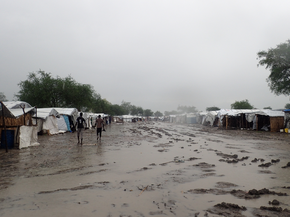 Le camp des déplacés à Aburoc. Des huttes de fortune sont désormais la maison de beaucoup de déplacés qui ont fui les combats dans les villages voisins. Juillet 2017. © Fernando Bartolomew/MSF