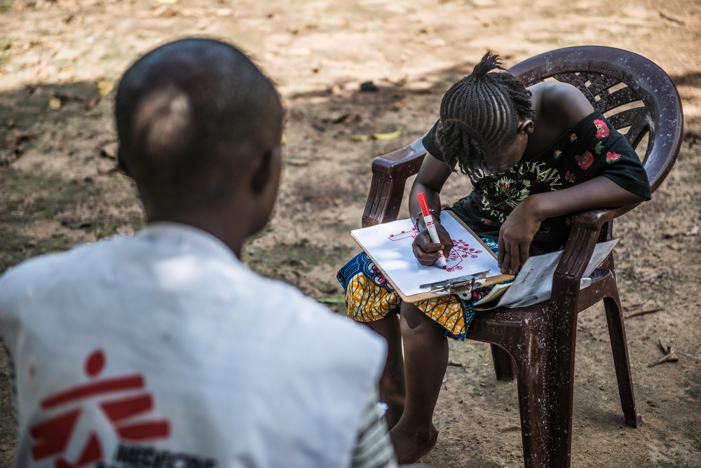 De nombreux survivants d’Ebola souffrent de troubles physiques, mais aussi psychologiques et sociaux après avoir vaincu le virus. © Tommy Trenchard 2015