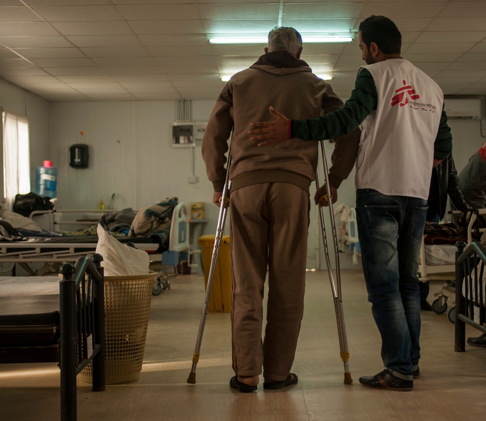 Une séance de rééducation, dans le camp de Zaatari. Novembre 2015