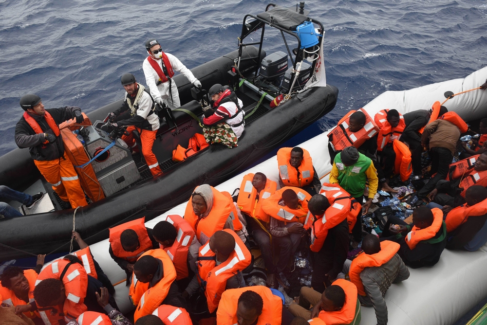 Une opération de sauvetage menée par le Bourbon Argos, en juin 2016. © Sara Creta/MSF