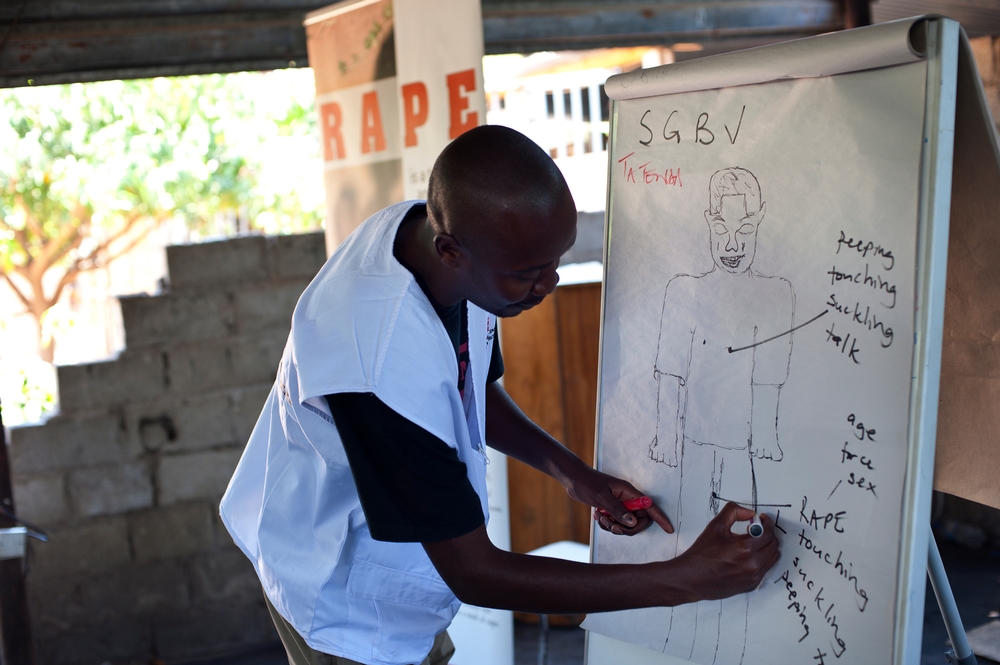 Une séance de sensibilisation dans une école à Harare, au Zimbabwe. © Julie Remy/MSF